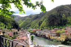 Vista della città Bagni di Lucca